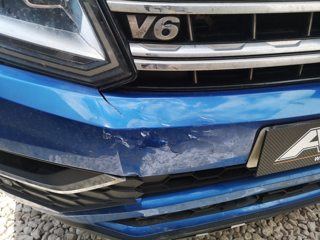 Volkswagen Amarok Front Damage