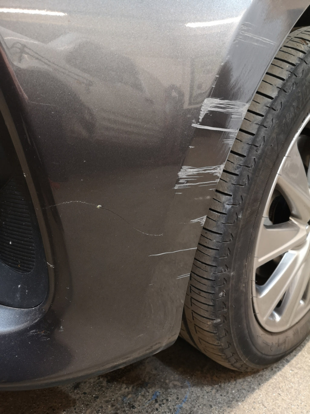 TOYOTA AYGO Cracked Bumper